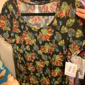 Multiple lularoe medium classic tees